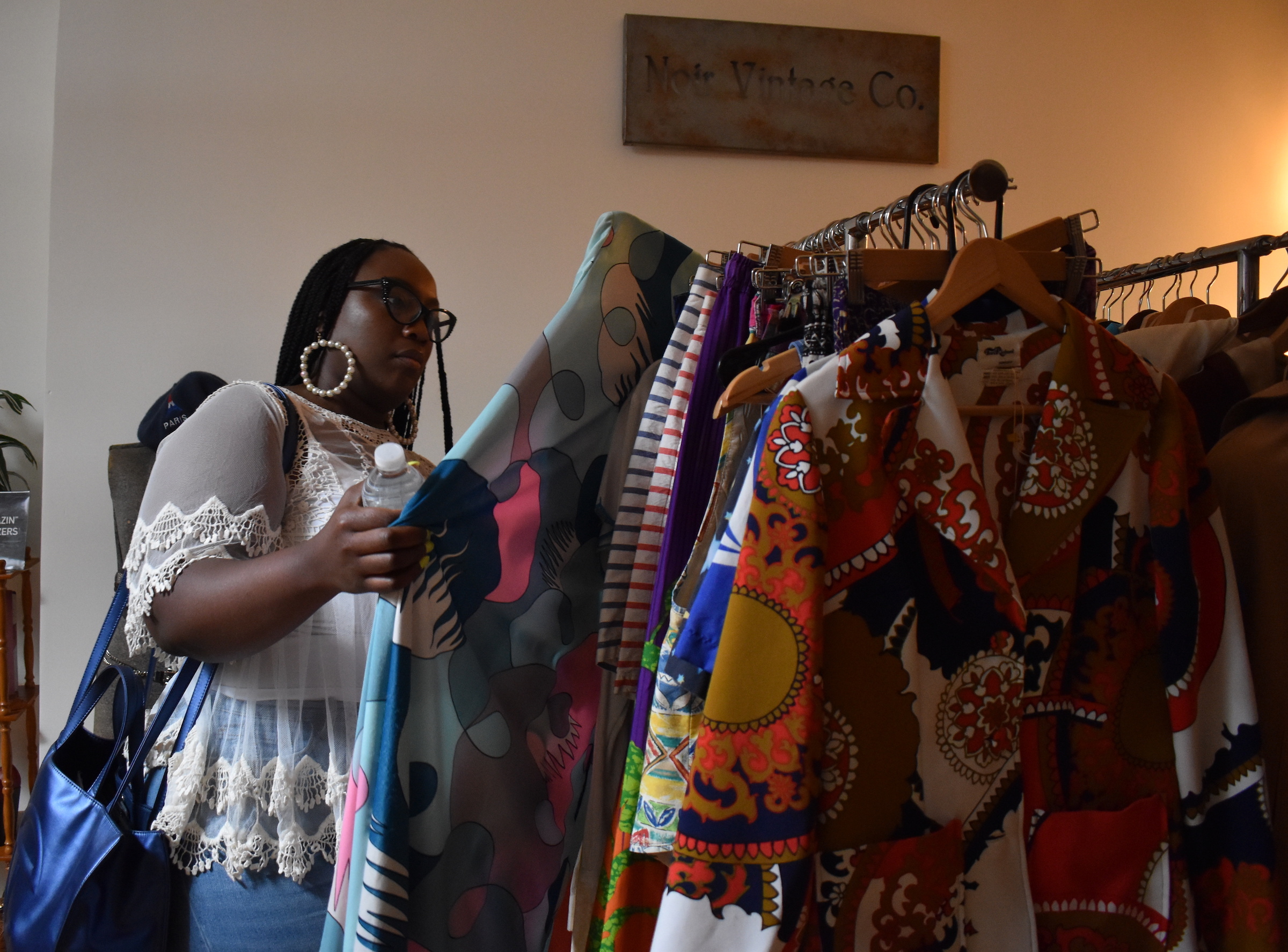 Noir Vintage & Co. Time Travels Downtown - Vimarsana News